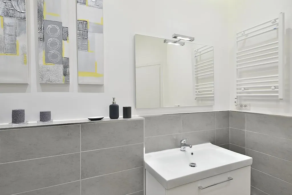 Сasa de vacaciones New Romantic Trastevere Apartment Italia